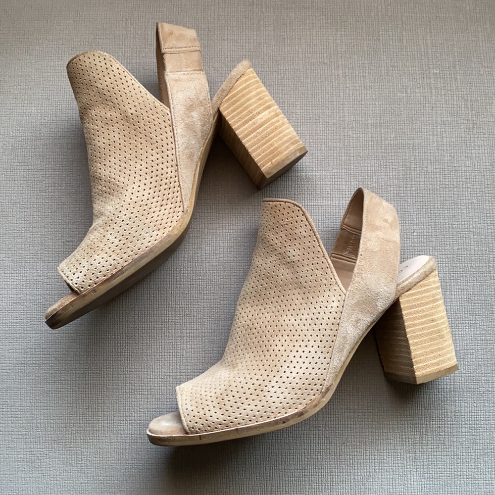 COLE HAAN beige suede block heels size 7